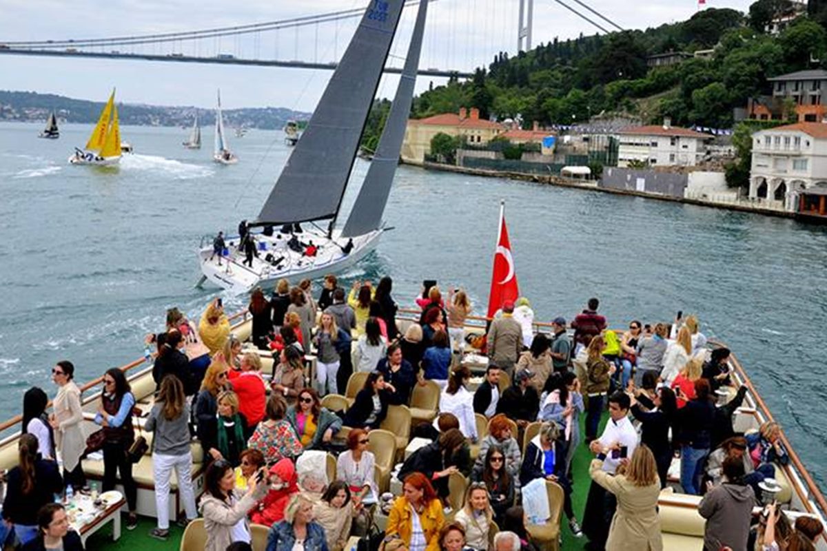 Bosphorus Cruise and Discover Two Continents